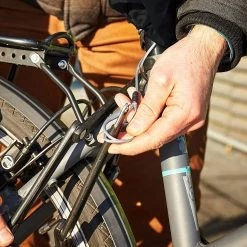 Hirnschmalz GmbH Helmtüte - Helmtasche Mit Diebstahlschutz 15 Hirnschmalz GmbH Helmtüte - Helmtasche Mit Diebstahlschutz -Fahrradhelme mit Beleuchtung Verkäufe Helmtuete helmschloss fahrradhelm anschliessen 5