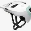 POC Axion Spin MTB-Fahrradhelm-Helm - Hydrogen White/Apophyllite Green Matt -Fahrradhelme mit Beleuchtung Verkäufe POC Mountainbikehelm 10732 Axion SPIN 8275 Hydrogen White Apophyllite Green Matt 1